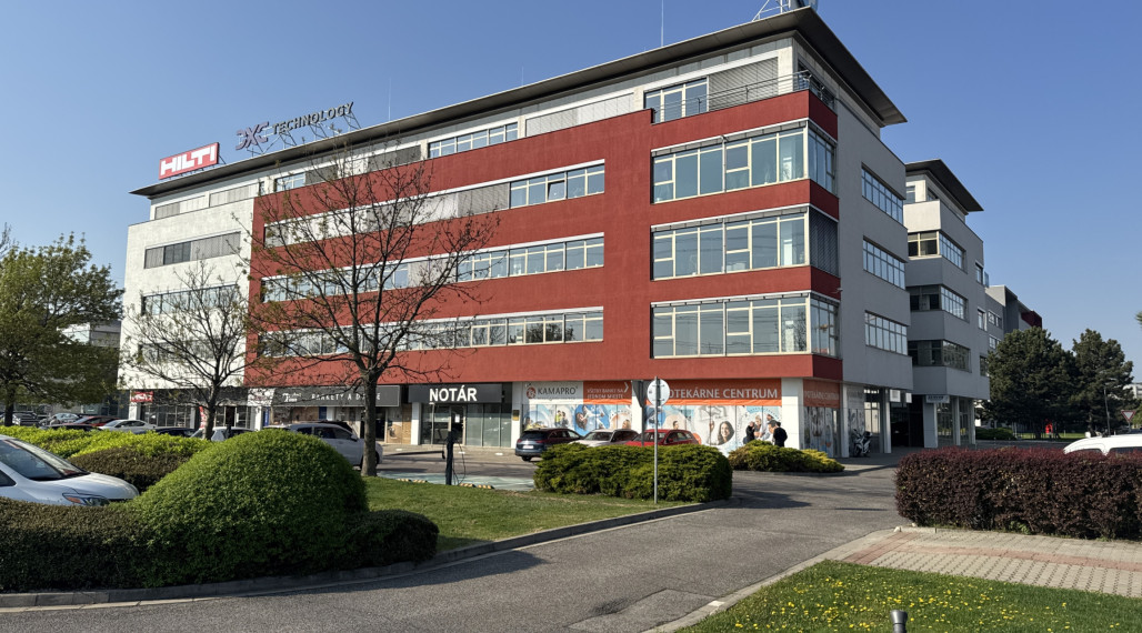 Prenájom samostatného kancelárskeho priestoru 586 m² v GBC I v meste Bratislava