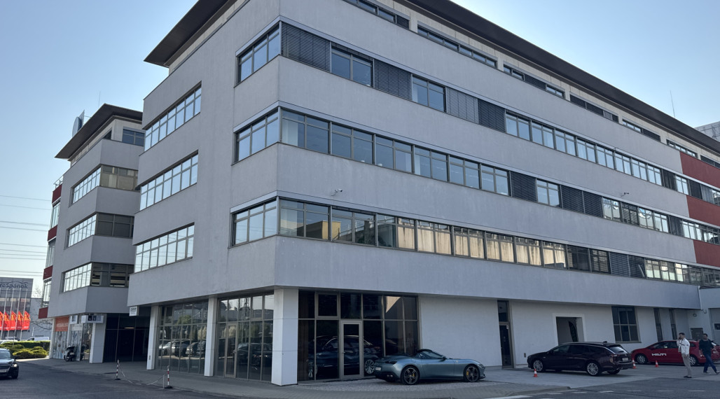 Prenájom samostatného kancelárskeho priestoru od 200 m² v GBC I v meste Bratislava