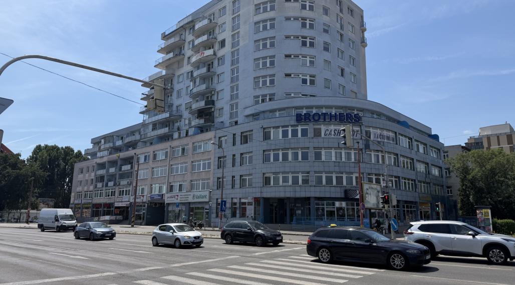 5-room non-residential space 180 m² for sale on Trnavská cesta Street in Bratislava