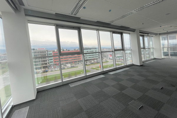 Prenájom kancelárskeho priestoru 411m² na ulici Galvaniho v meste Bratislava