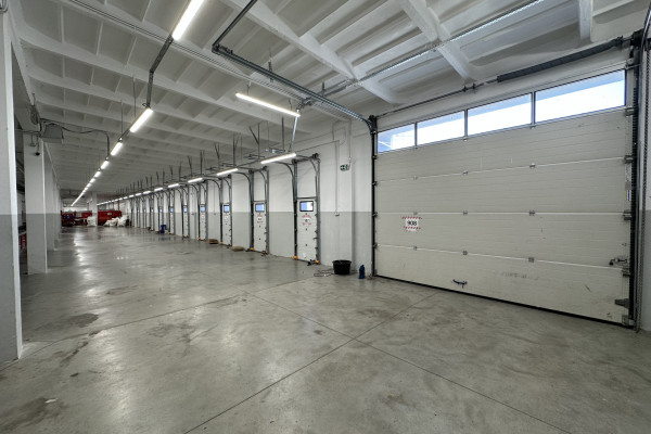Prenájom distribučného centra 2600 m² s kanceláriami pri letisku v meste Bratislava