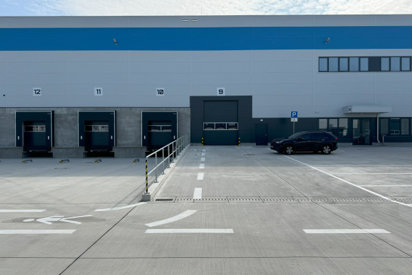 Prenájom nového skladového priestoru 1879 m² vrátane kancelárii priamo v meste Bratislava