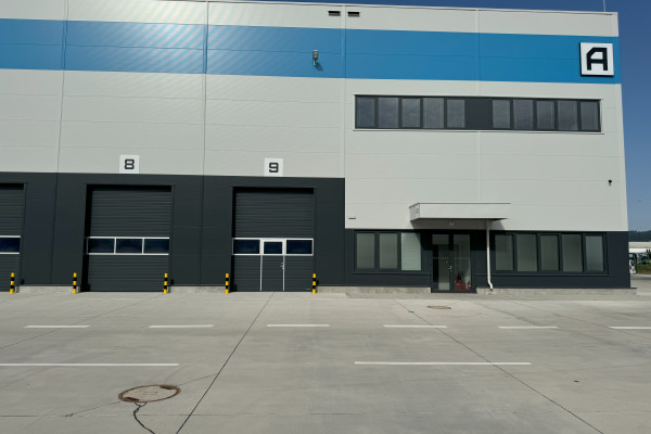 Prenájom 2 nových skladov od 800 m² vrátane kancelárii priamo v meste Bratislava