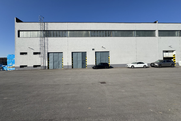 Rent of warehouse space 656m² with shelving system in Bratislava - Žabí Majer