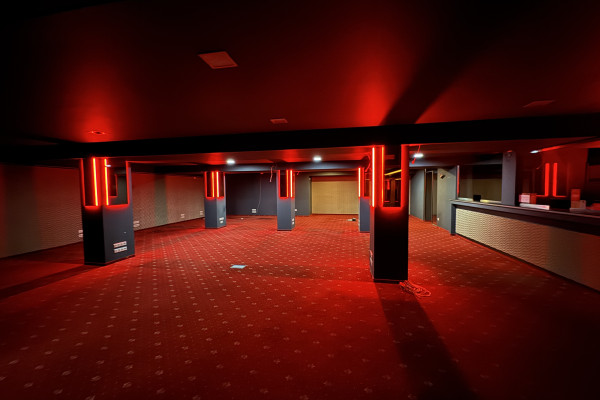 Prenájom obchodno-prevádzkového priestoru 594 m² v OD Saratov II v meste Bratislava, časti Dúbravka