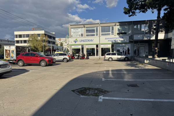 Prenájom samostatných kancelárií pri OC AVION v meste Bratislava