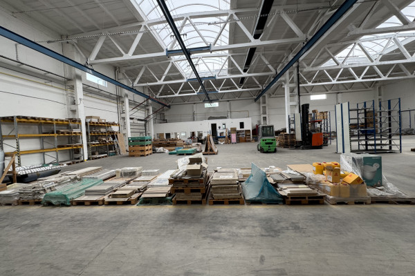 Prenájom skladového priestoru 1070 m² v meste Bratislava