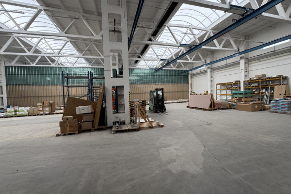 Prenájom skladového priestoru 1070 m² v meste Bratislava
