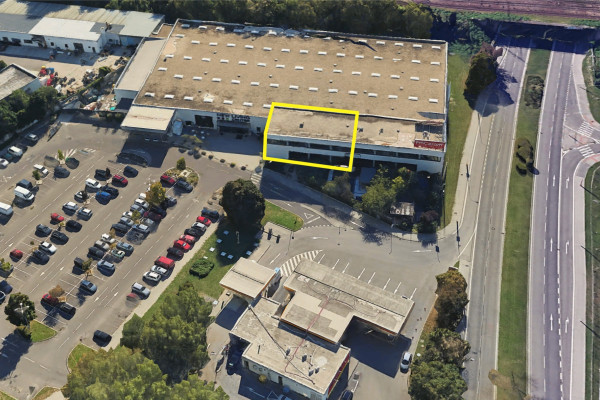 Showroom for rent 213 m² in the NEW LIVING CENTER retail center in the city of Bratislava