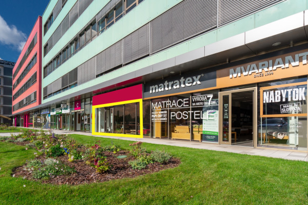 Prenájom prízemného obchodného priestoru 170 m² vo frekventovanej lokalite mesta Bratislava