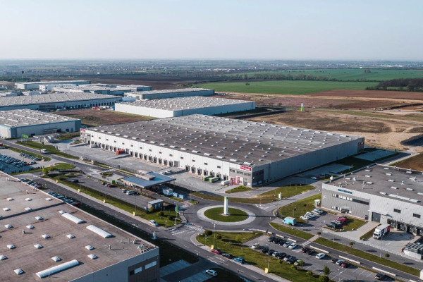 Prenájom skladových priestorov od 2500 m² vrátane kancelárií v meste Senec