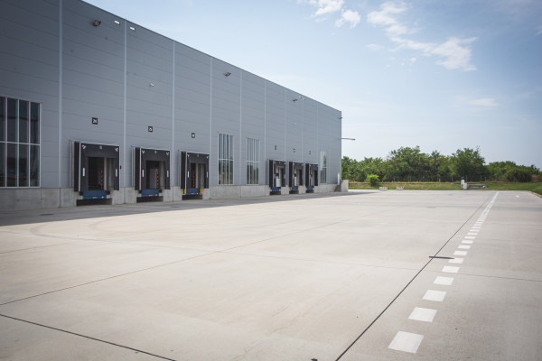 Warehouse for rent from 1 700 m² with offices in Senec