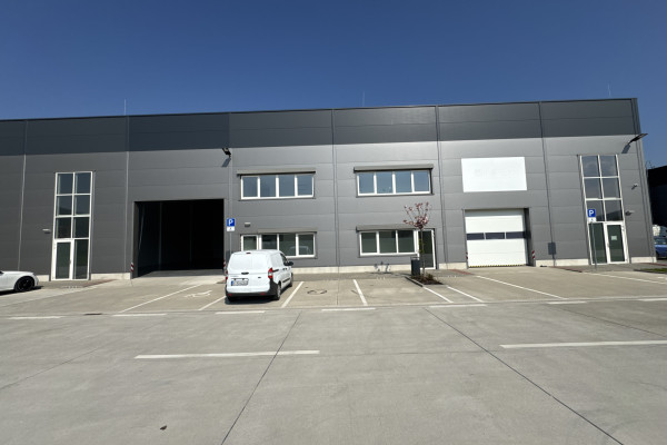 Prenájom výrobno-skladového priestoru 809 m² + kancelárie 161 m² v časti Bratislava Bory