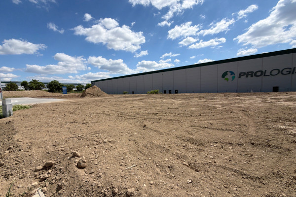 Hala na mieru a podľa požiadaviek nájomncu – obchod / sklad / kancelária od 650 m² v meste Senec