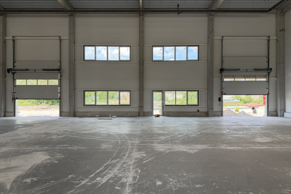 Prenájom priestoru od 450 m² v kombinácii SKLAD, SHOWROOM, KANCELÁRIA s tepelnými čerpadlami v meste Bratislava