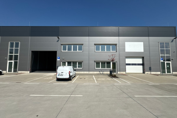 Prenájom výrobno-skladového priestoru 809 m² + kancelárie 161 m² v časti Bratislava Bory
