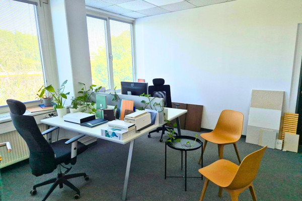Prenájom kancelárie 18 m² v obchodnom centre NEW LIVING CENTER – Rožňavská, Bratislava
