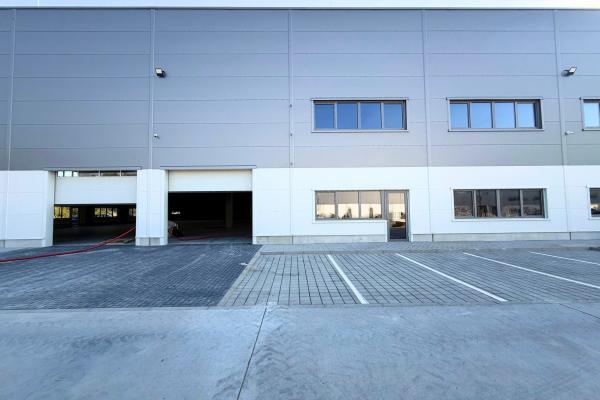 Prenájom priestoru od 450 m² v kombinácii SKLAD, SHOWROOM, KANCELÁRIA s tepelnými čerpadlami v meste Bratislava